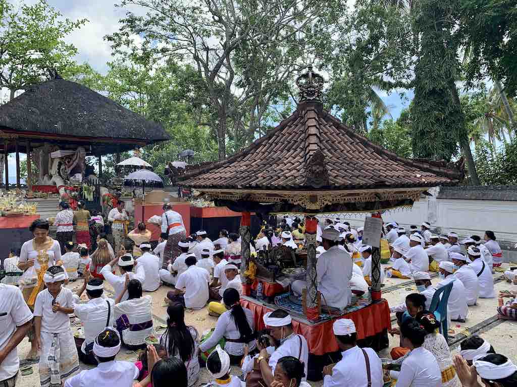 Bali fêtes et cérémonies Nusa Penida Kuningan