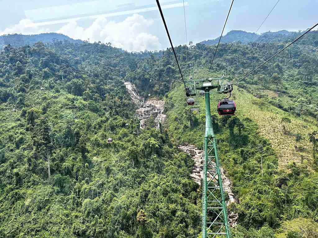 Ba Na Hills Da Nang Vietnam téléphérique