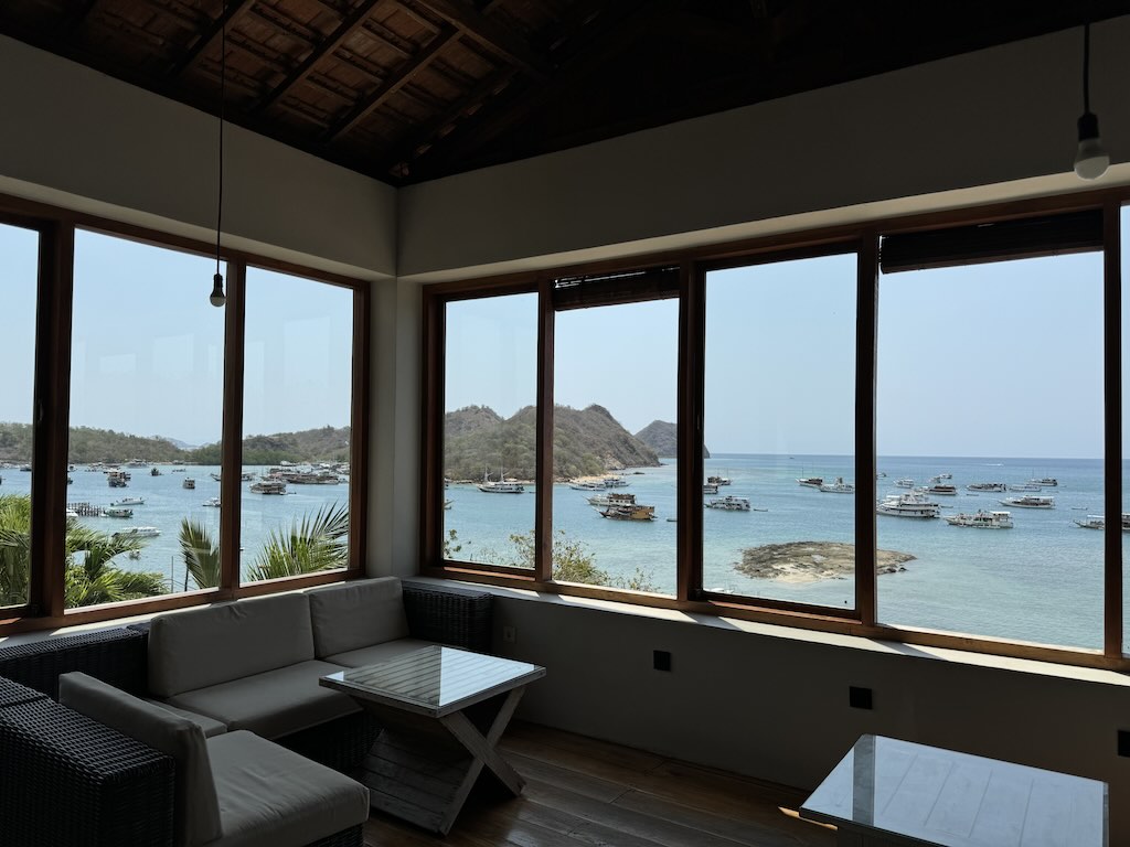 Hotel Blue Parrot Labuan Bajo