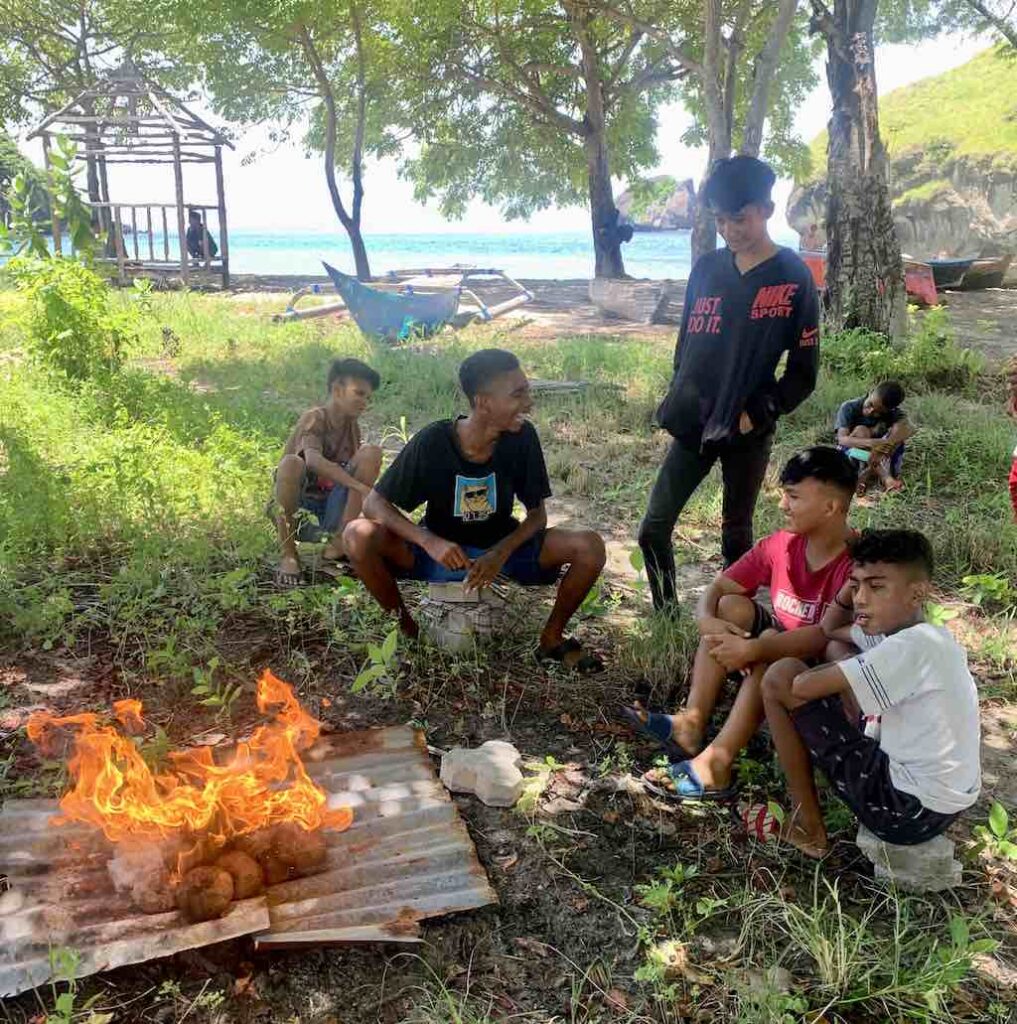 Koka Beach Flores Indonésie barbecue