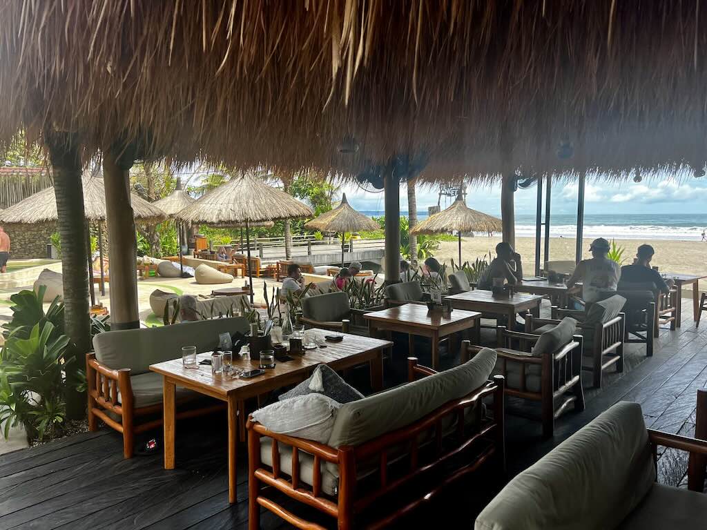 Restaurant Mano Seminyak plage Bali