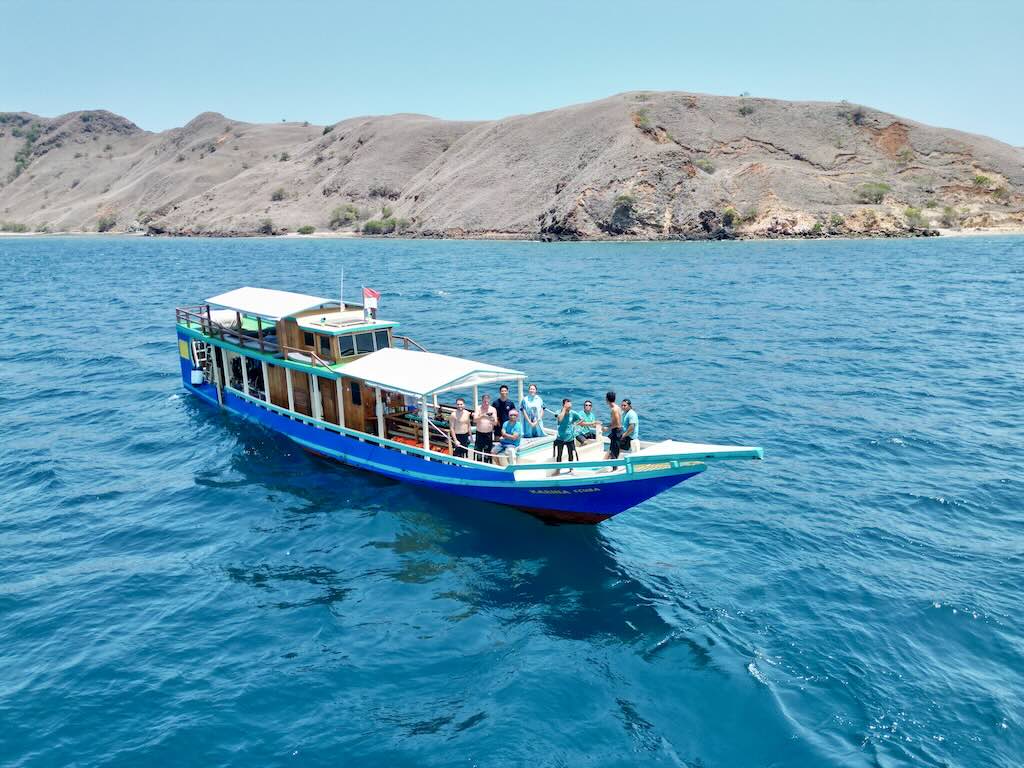 bateau de plongee sous marine a Komodo