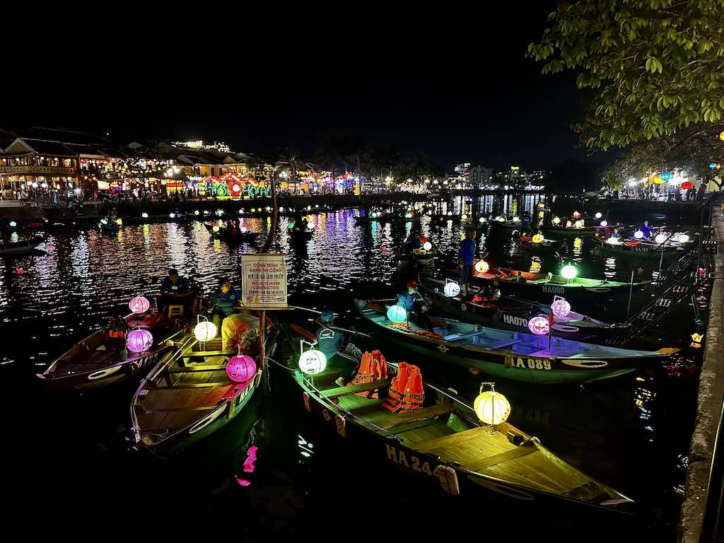 old town Hoi An de nuit Vietnam