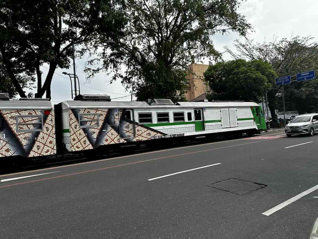 se deplacer en train en indonesie solo